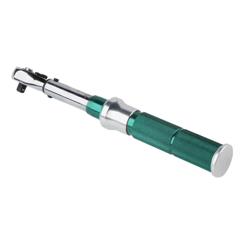 How does an adjustable aluminum torque wrench work?